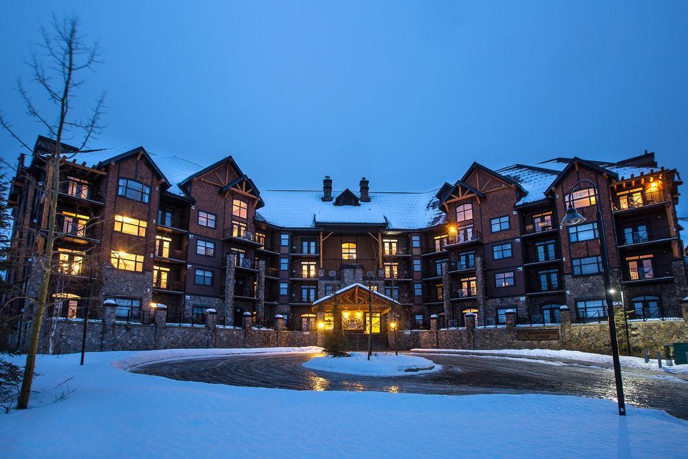 Glacier Mountaineer Lodge Golden Ngoại thất bức ảnh